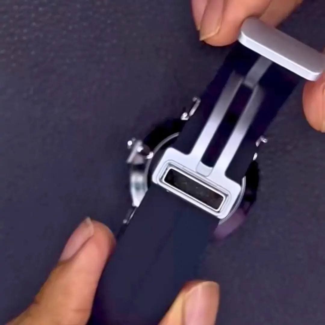 Universe Point Magnetic Lock Watch